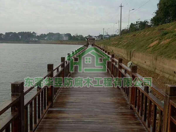 于防腐木棧道所具有的優點你知道幾個？