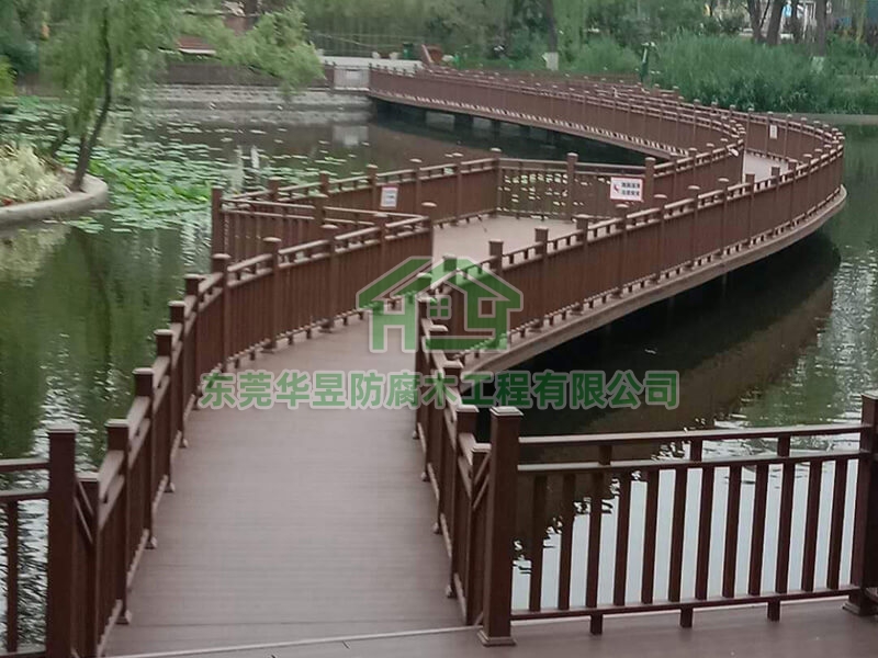 防腐木長廊的特點及其應用